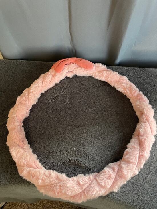 Other - Plush Twisted Pink Steering Wheel Cover with Bow